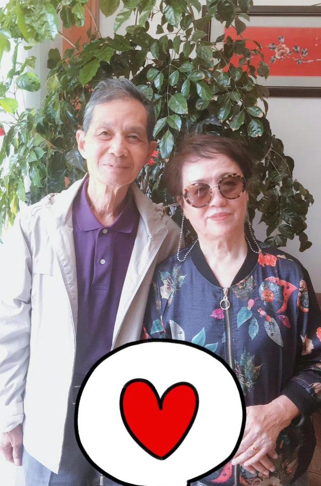 ！脸型和母亲神似知情人透露其父母背景j9九游会登录亲人曝光朱媛媛全家福(图8)